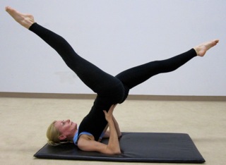Scissor yoga pose image